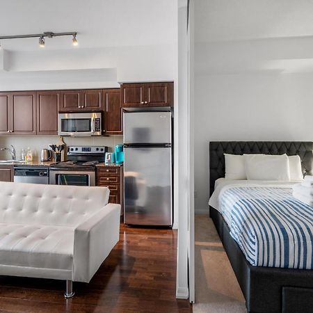 Downtown Toronto 1 Bdrm Condo With Parking And Views Bagian luar foto