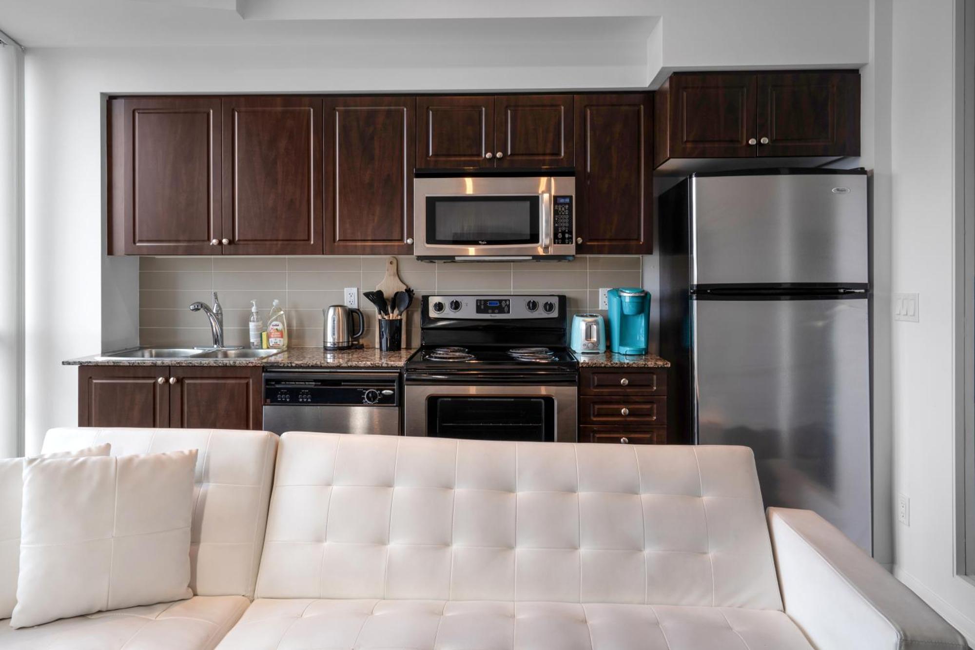 Downtown Toronto 1 Bdrm Condo With Parking And Views Bagian luar foto