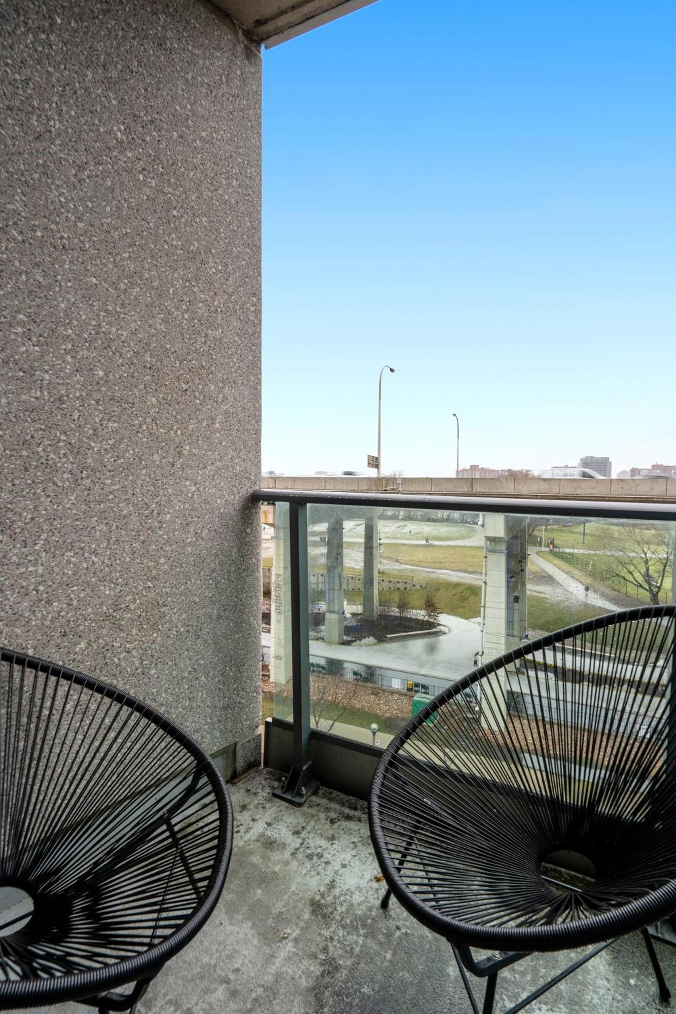 Downtown Toronto 1 Bdrm Condo With Parking And Views Bagian luar foto