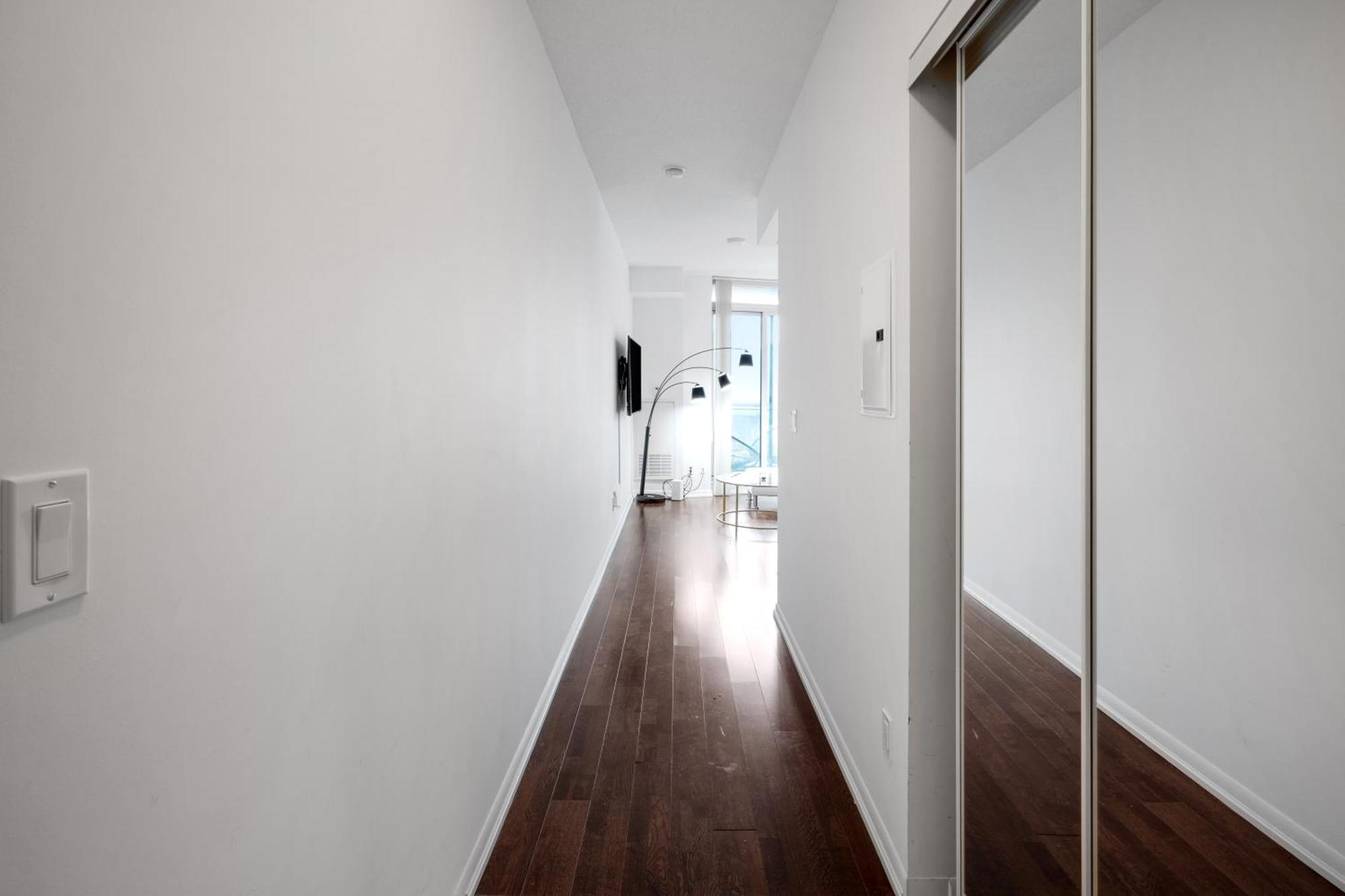 Downtown Toronto 1 Bdrm Condo With Parking And Views Bagian luar foto